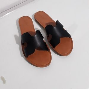 Adorable sandals in excellent used condition
